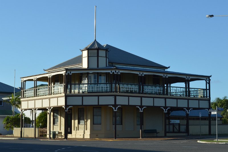 DSC_0039.JPG - Bowen town centre