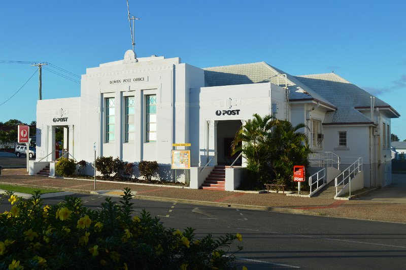 DSC_0052.JPG - Bowen town centre - Post Office