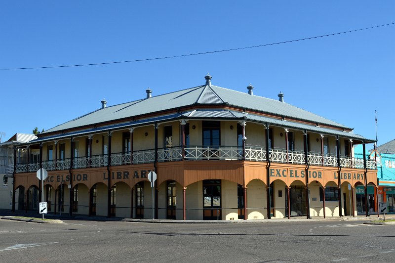 DSC_0033.JPG - Charters Towers -  Excelsior Library previously the Excelsior Hotel