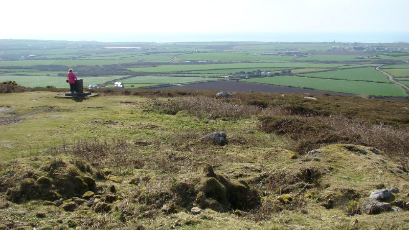 DSC01161.JPG - Chapel Carn Brae views