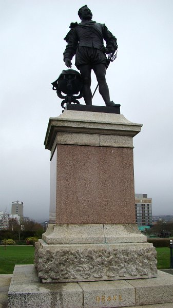 DSC01651.JPG - Drakes monument