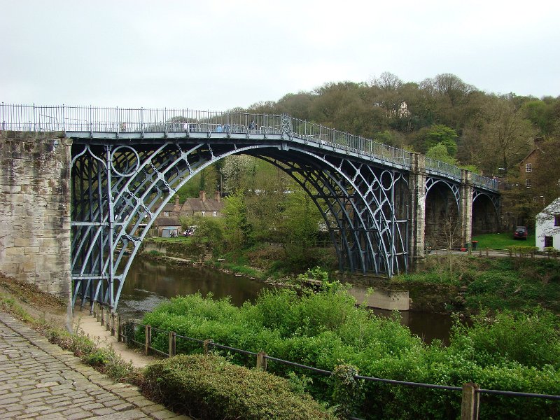 DSC02070.JPG - Iron Bridge at Iron Bridge