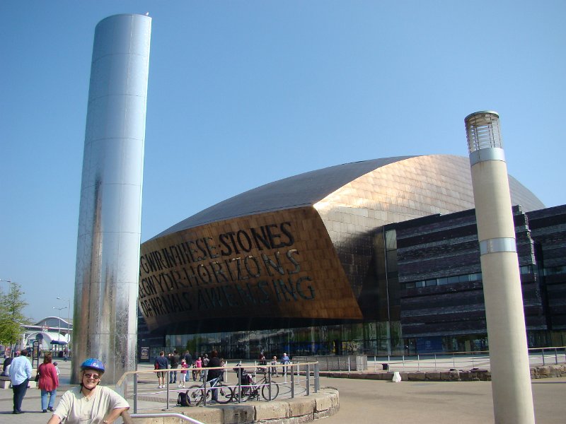 DSC02183.JPG - Cardiff Harbour and entertainment centre