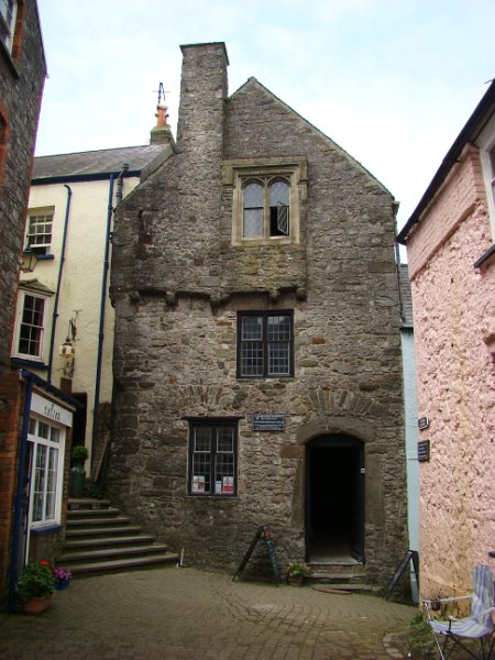 DSC02307.JPG - Tenby - Norman merchant house