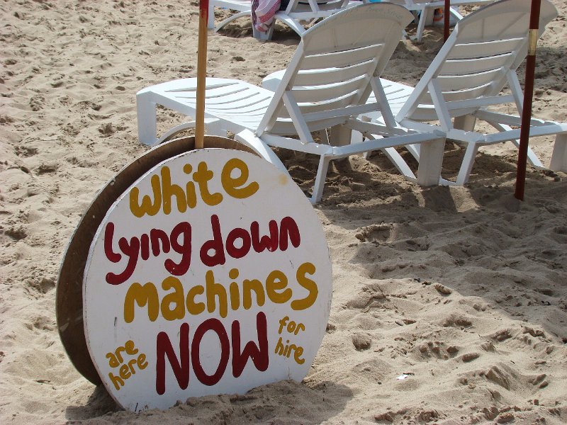 DSC02321.JPG - Tenby South Beach - idle machines actually