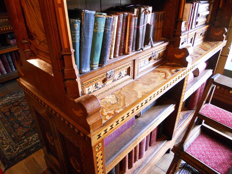 DSCN0696.JPG - Cardiff Castle library