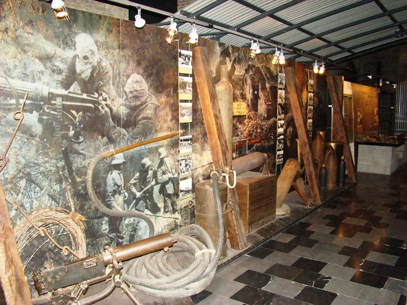 DSC03503.JPG - Museum of Flanders Fields in the old Cloth Hall